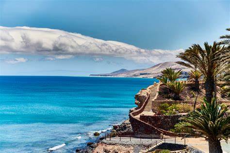 Sandy paradise on Fuerteventura's beaches - crystal clear waters and golden shores